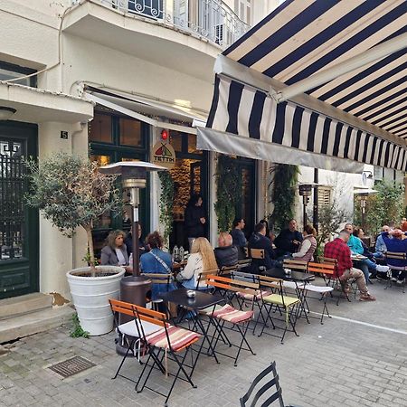 Monastiraki-Psiri, Old Town, 3-Bdr Apt, Sleep 6-10P, Spacious Court Yard アテネ エクステリア 写真