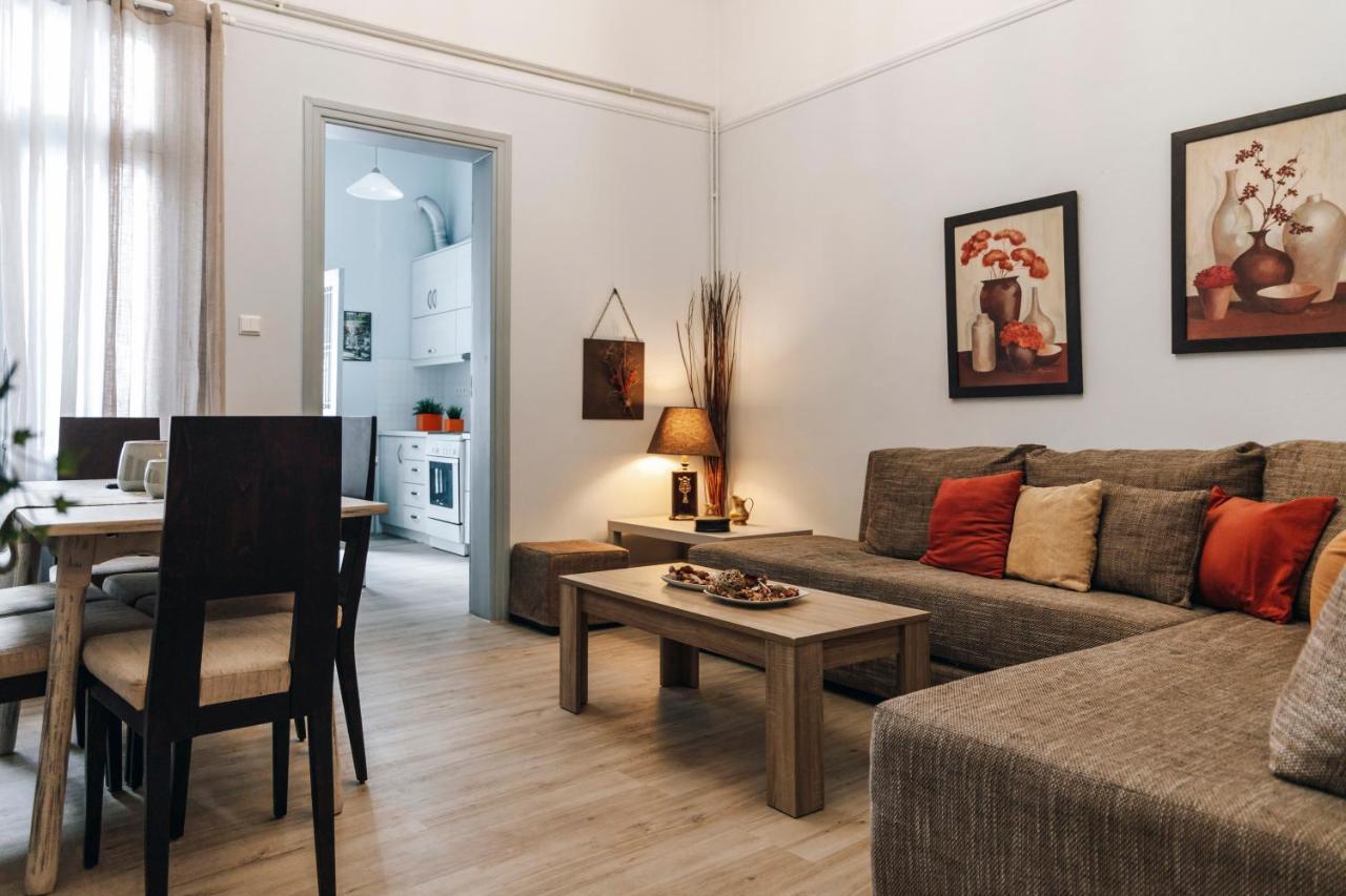 Monastiraki-Psiri, Old Town, 3-Bdr Apt, Sleep 6-10P, Spacious Court Yard アテネ エクステリア 写真