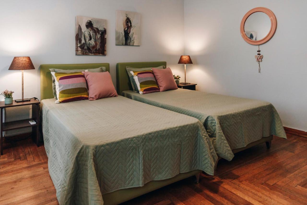 Monastiraki-Psiri, Old Town, 3-Bdr Apt, Sleep 6-10P, Spacious Court Yard アテネ エクステリア 写真
