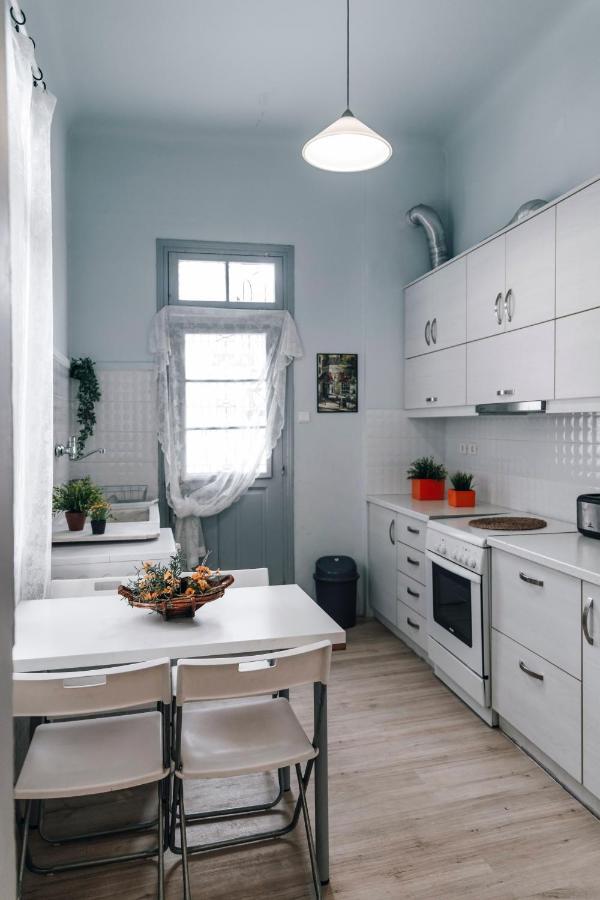 Monastiraki-Psiri, Old Town, 3-Bdr Apt, Sleep 6-10P, Spacious Court Yard アテネ エクステリア 写真