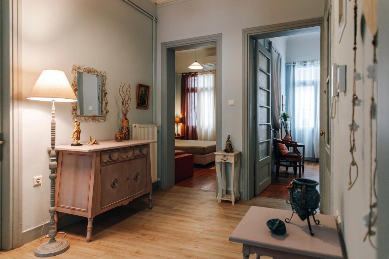 Monastiraki-Psiri, Old Town, 3-Bdr Apt, Sleep 6-10P, Spacious Court Yard アテネ エクステリア 写真