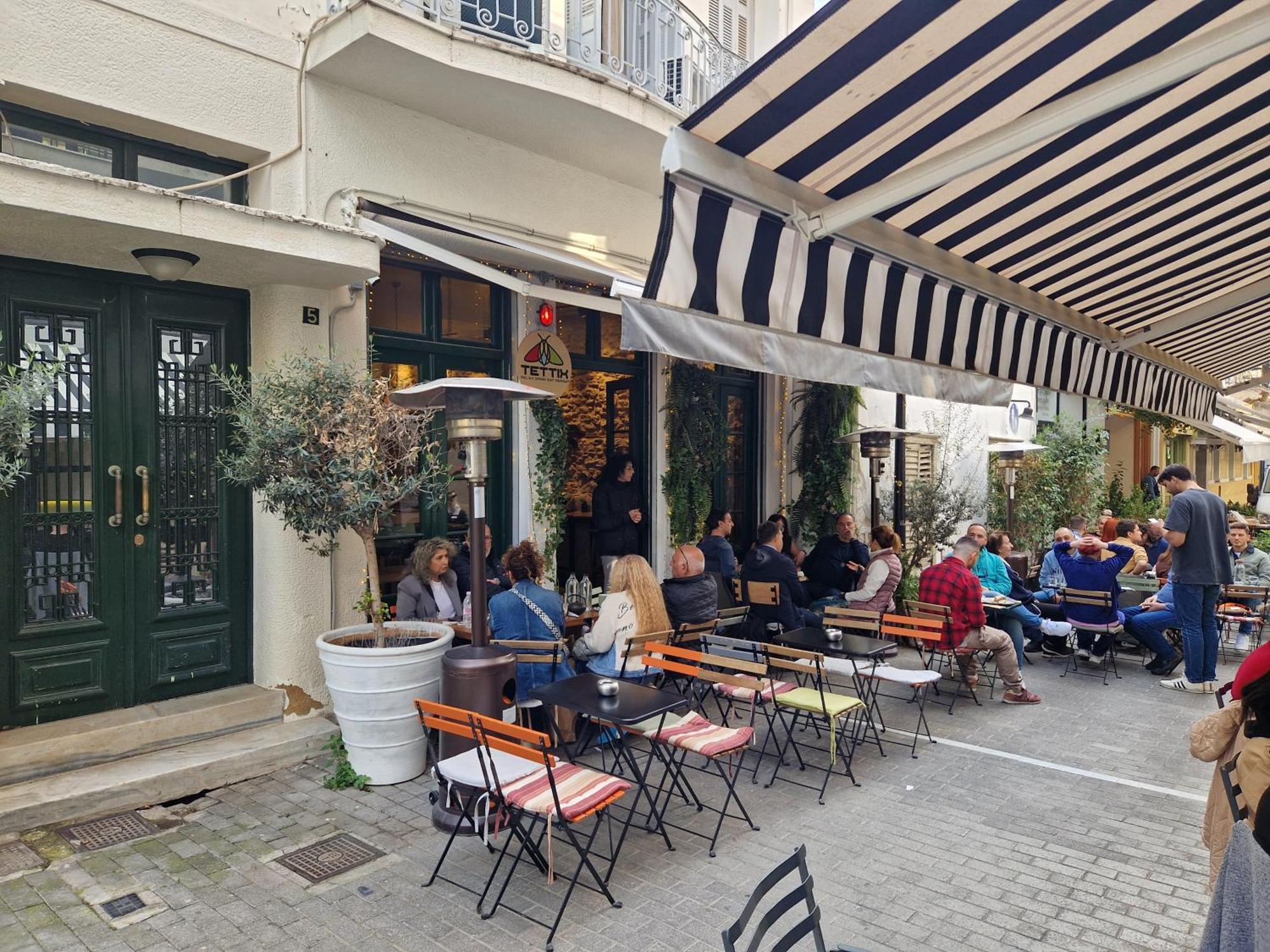Monastiraki-Psiri, Old Town, 3-Bdr Apt, Sleep 6-10P, Spacious Court Yard アテネ エクステリア 写真