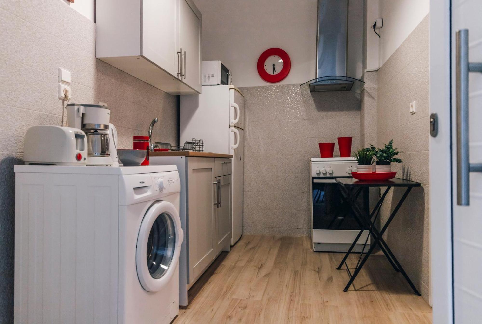 Monastiraki-Psiri, Old Town, 3-Bdr Apt, Sleep 6-10P, Spacious Court Yard アテネ エクステリア 写真