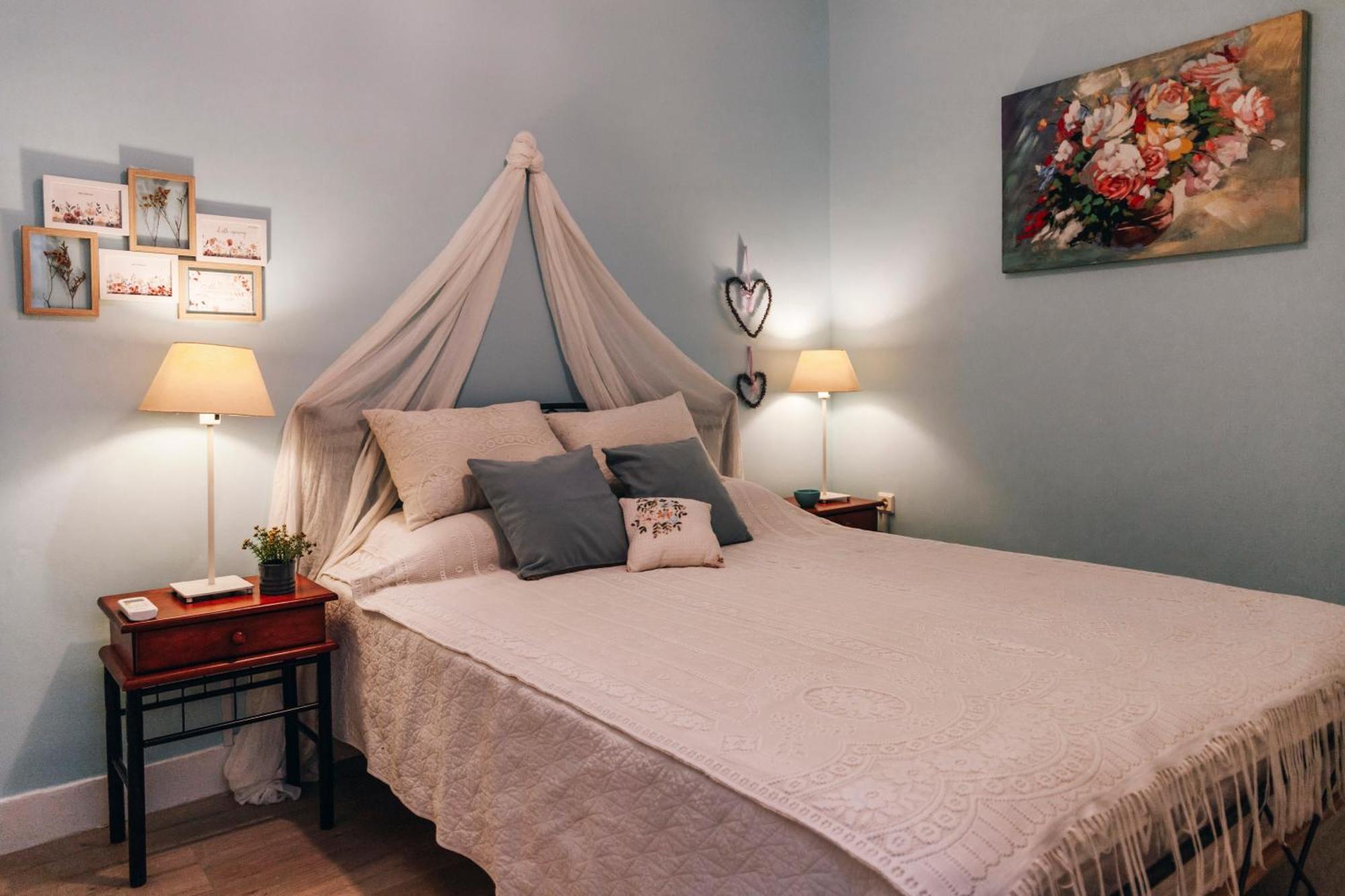 Monastiraki-Psiri, Old Town, 3-Bdr Apt, Sleep 6-10P, Spacious Court Yard アテネ エクステリア 写真